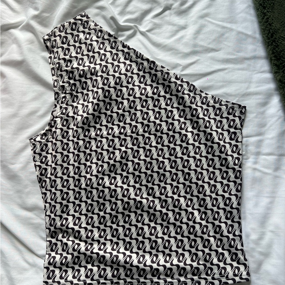 Stylish Black and White Women's Top